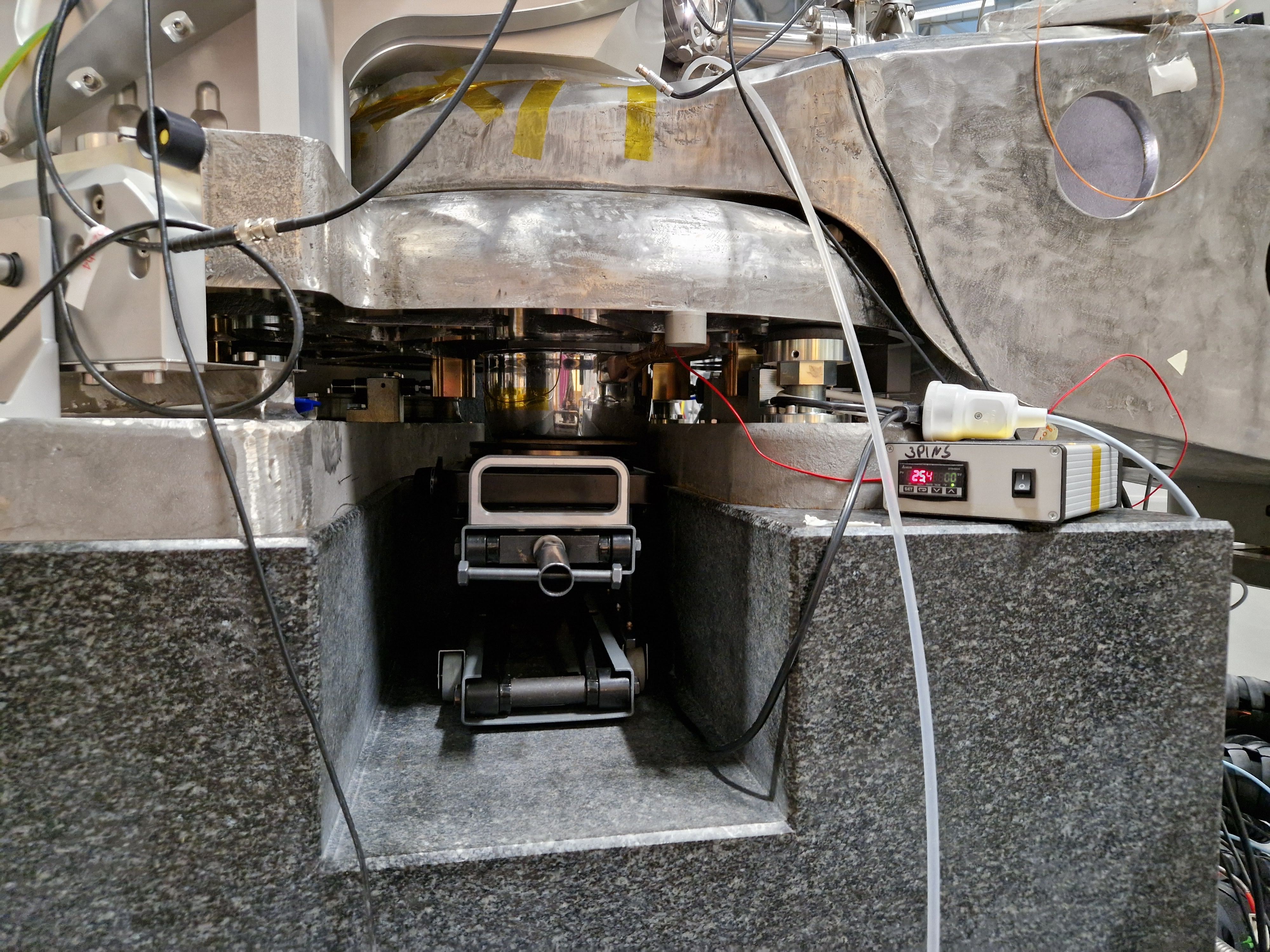 LiquidJetPanUnderColdTraip